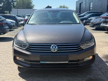 Volkswagen Passat - 2