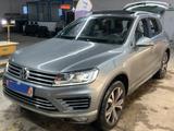 Volkswagen Touareg 3.0TDI 4M TerrainTech R-Line*XENON*PANO* - Volkswagen Touareg: R Line