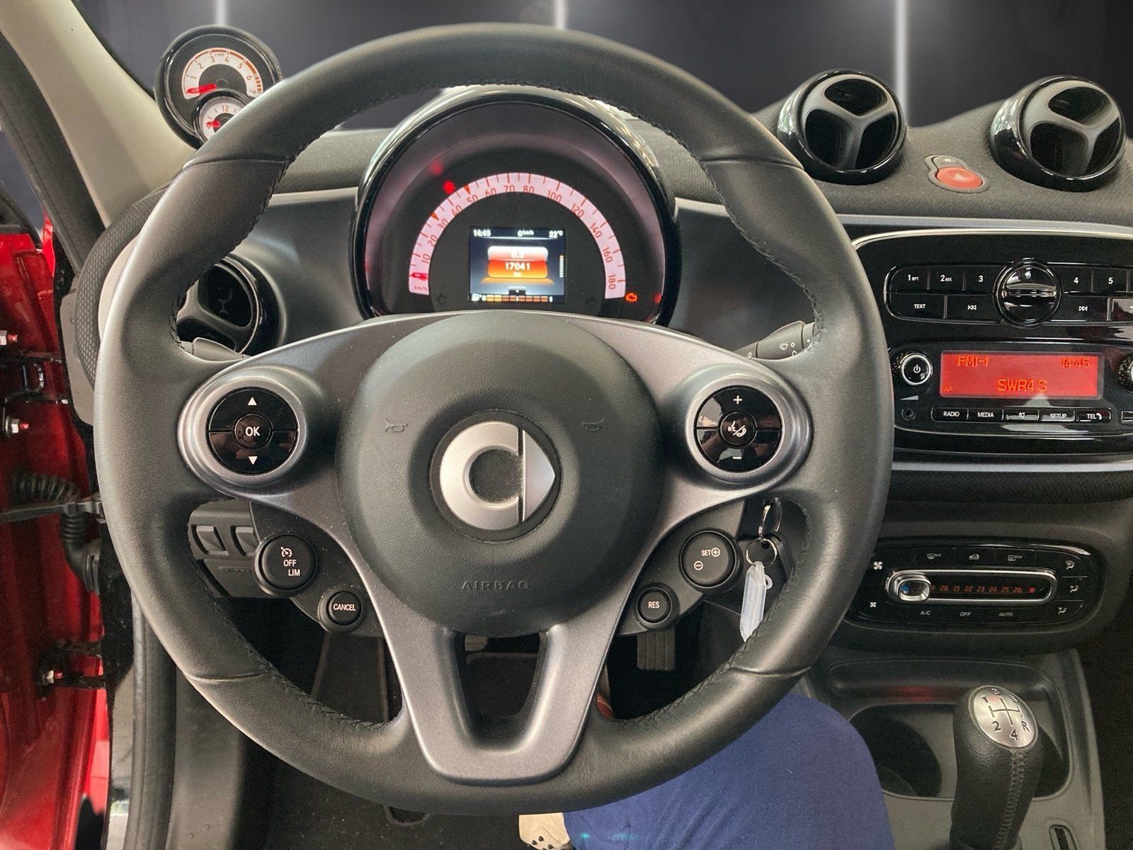 Fahrzeugabbildung Smart forfour 52 kW passion*PDC*Klima*Sitzheiz*LED&Sen