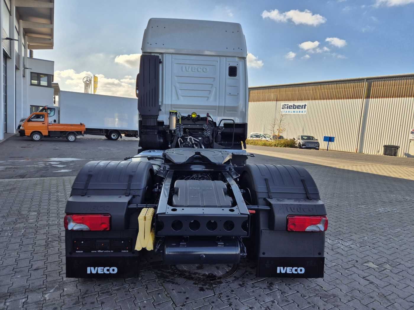 Fahrzeugabbildung Iveco AS440X49T/P ON 4x4 HI-TRACTION Intarder 2x Bett
