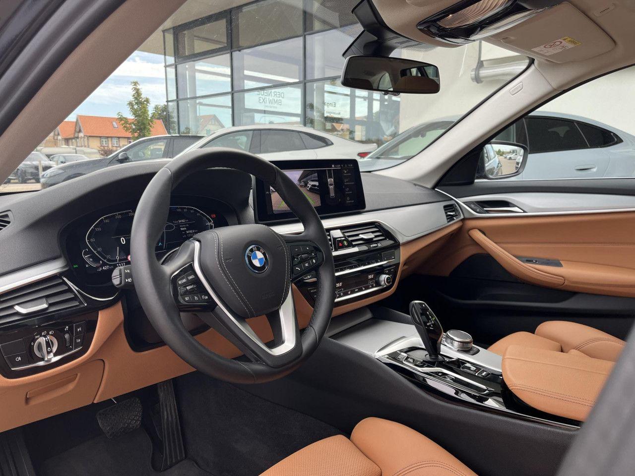 BMW 530e Tour HUD Pano Laser SpoSi RFK HiFi LiveProf