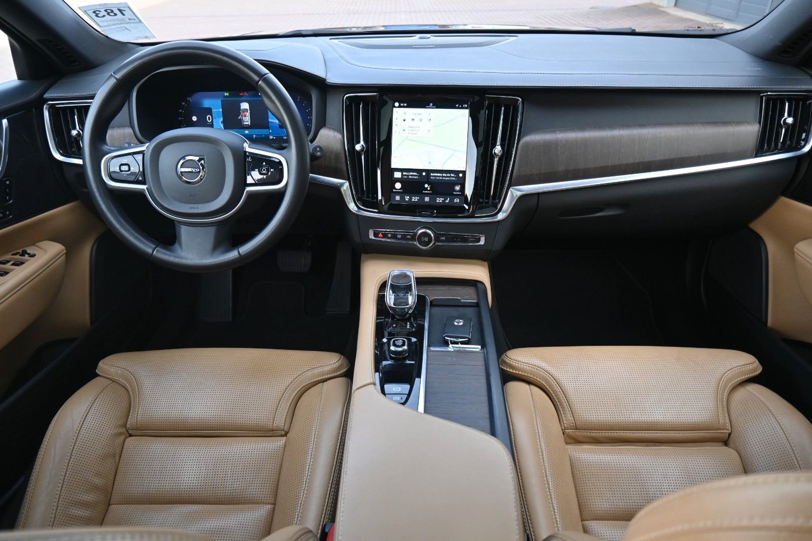 Fahrzeugabbildung Volvo V90 B4 D Plus Bright*STDHZG*360°*PANO*ACC*AHK
