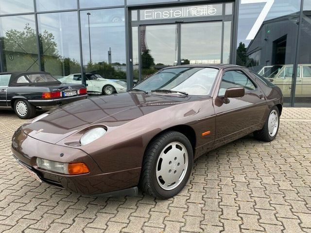 Porsche 928 S 4