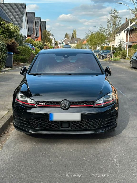 Image of Volkswagen Golf