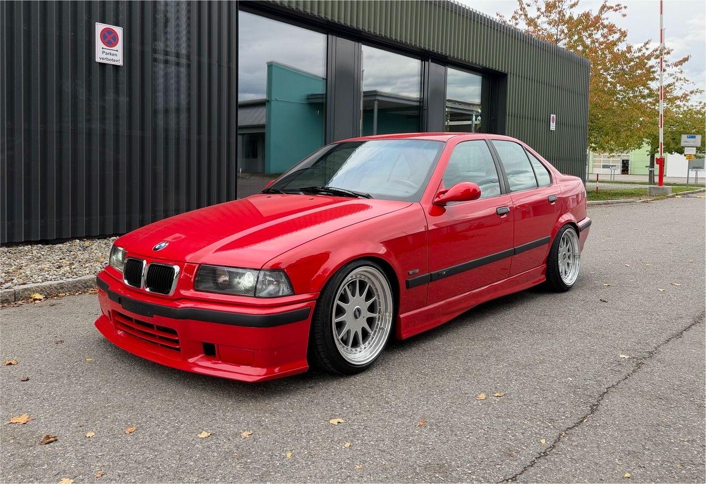 BMW 323