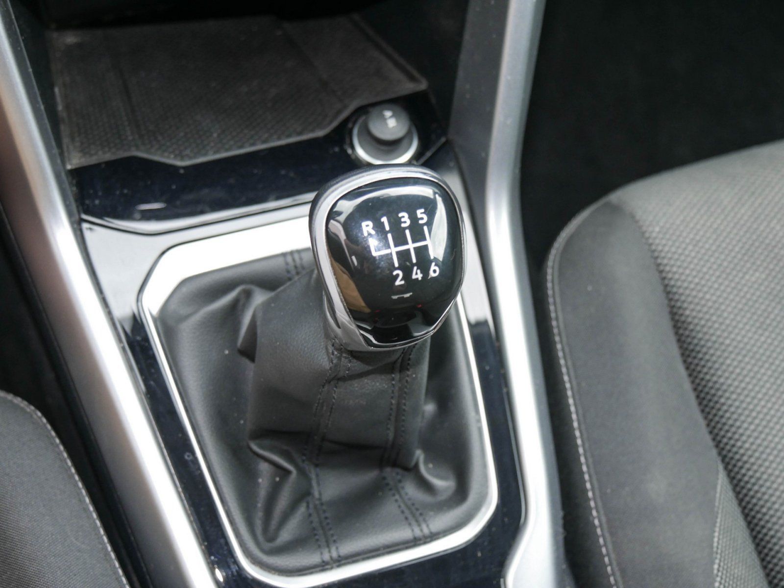 Volkswagen T-Roc - Bild 11
