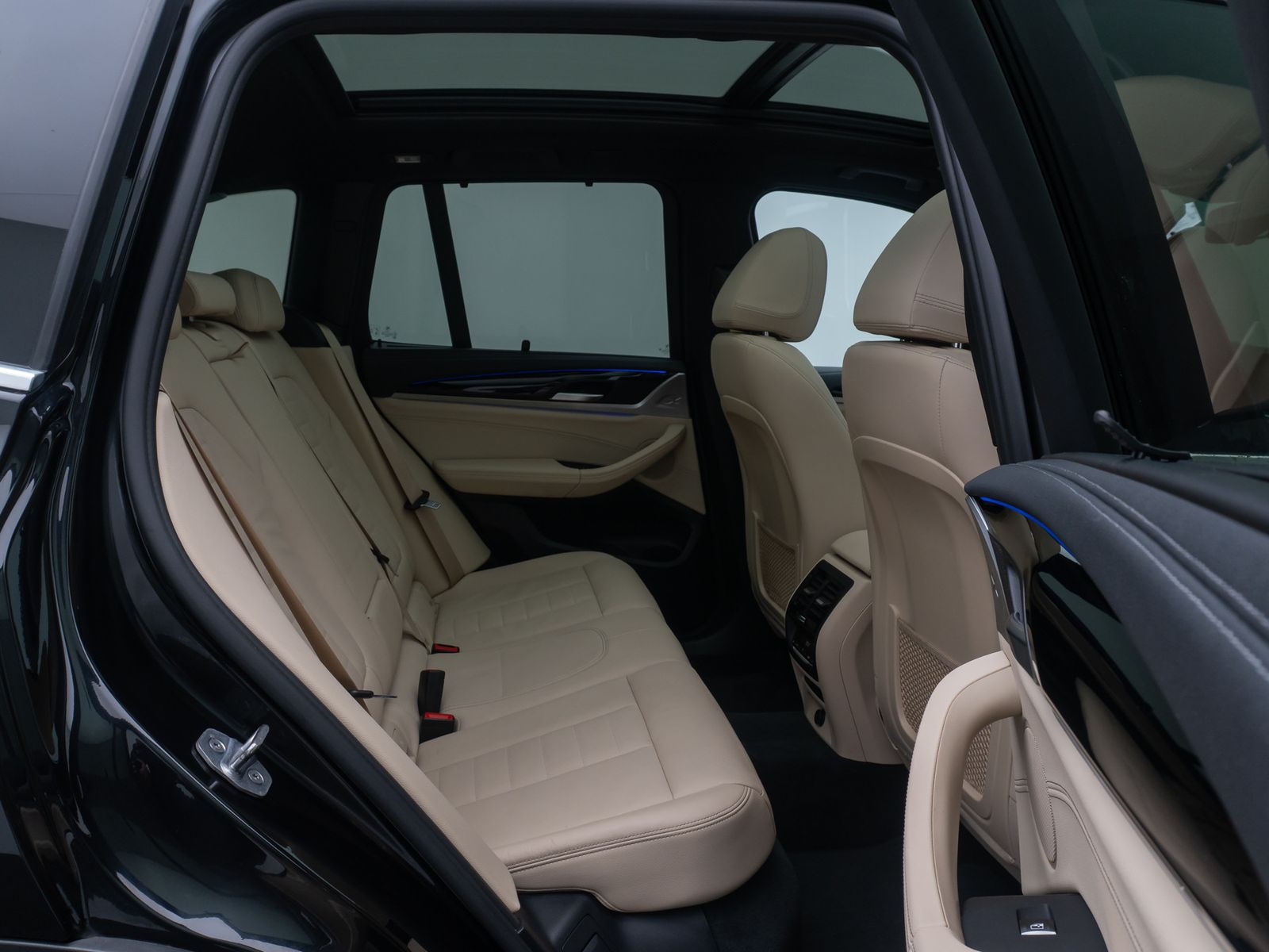 Fahrzeugabbildung BMW X3 xD30i Luxury Line 360° DisplKey Panorama HUD