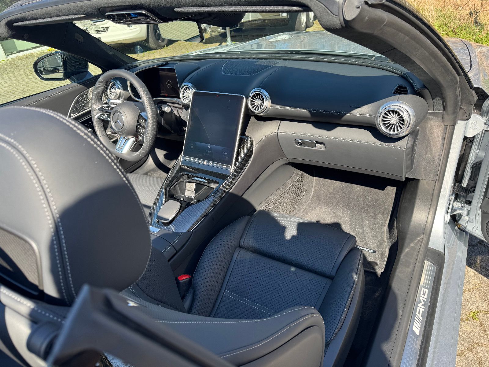 Fahrzeugabbildung Mercedes-Benz SL 63 AMG - Liftachse - Listenpreis ca.230.000 €