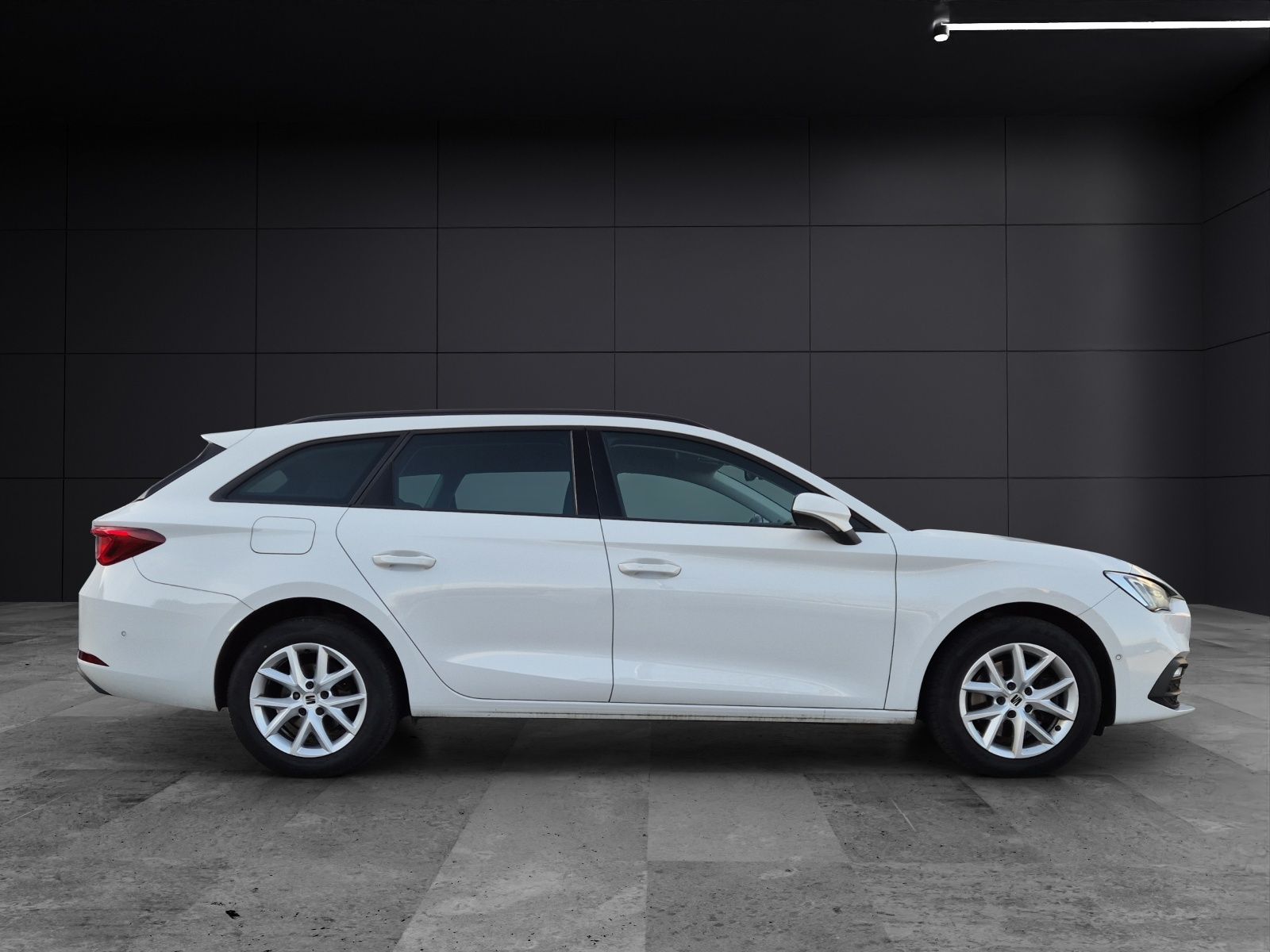 Fahrzeugabbildung SEAT Leon ST TDI Style DSG LED Navi AID ACC RFK beats