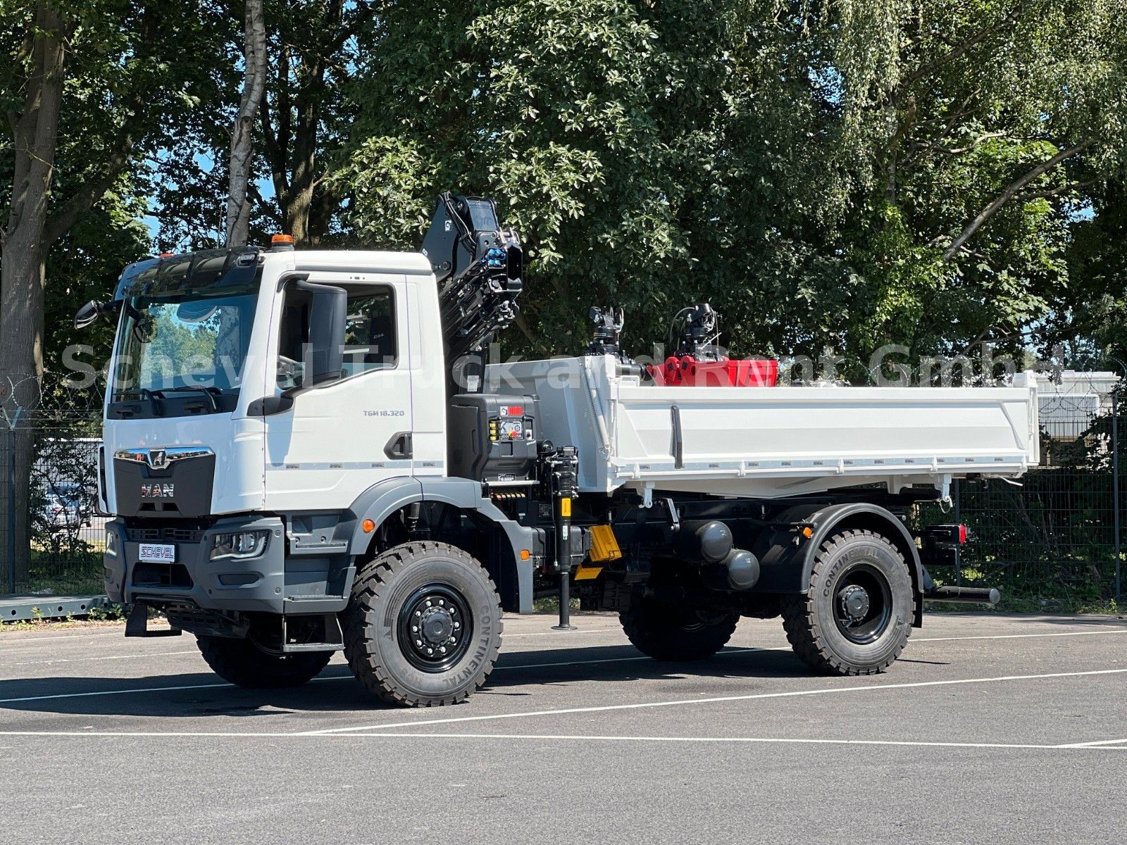 Fahrzeugabbildung MAN TGM 18.320 4x4BB einzelbereift Kipper HIAB 118-3