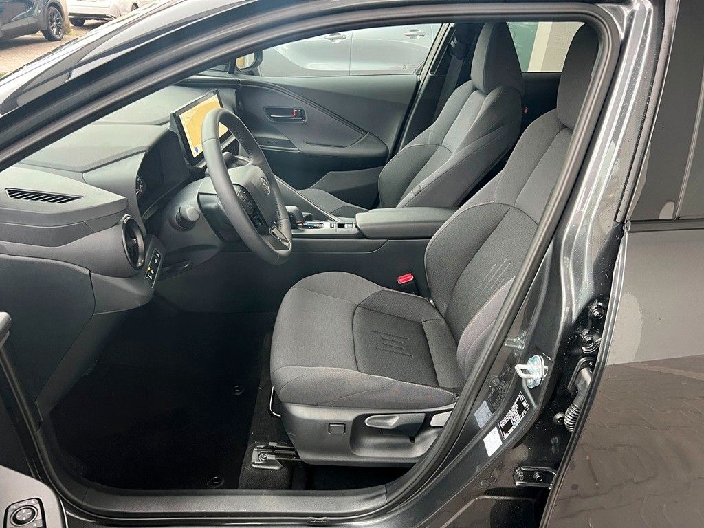 Fahrzeugabbildung Toyota C-HR Hybrid 2.0 Teamplayer Technikpaket