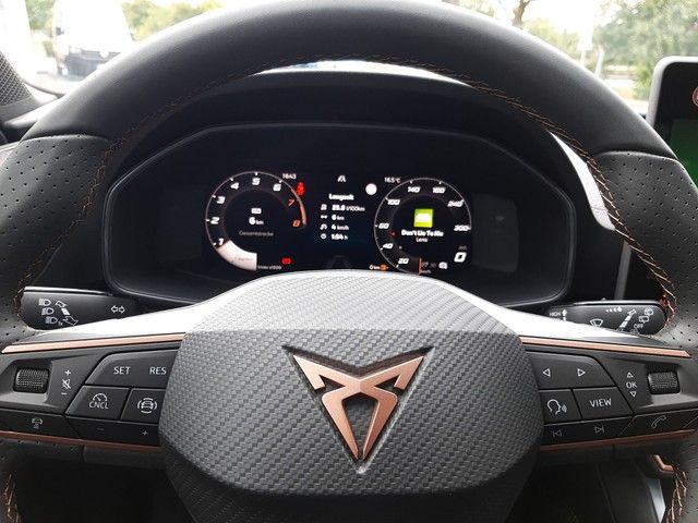 Fahrzeugabbildung Cupra Leon 1.5 TSI Kamera ACC LED 18" Alu SitzHz