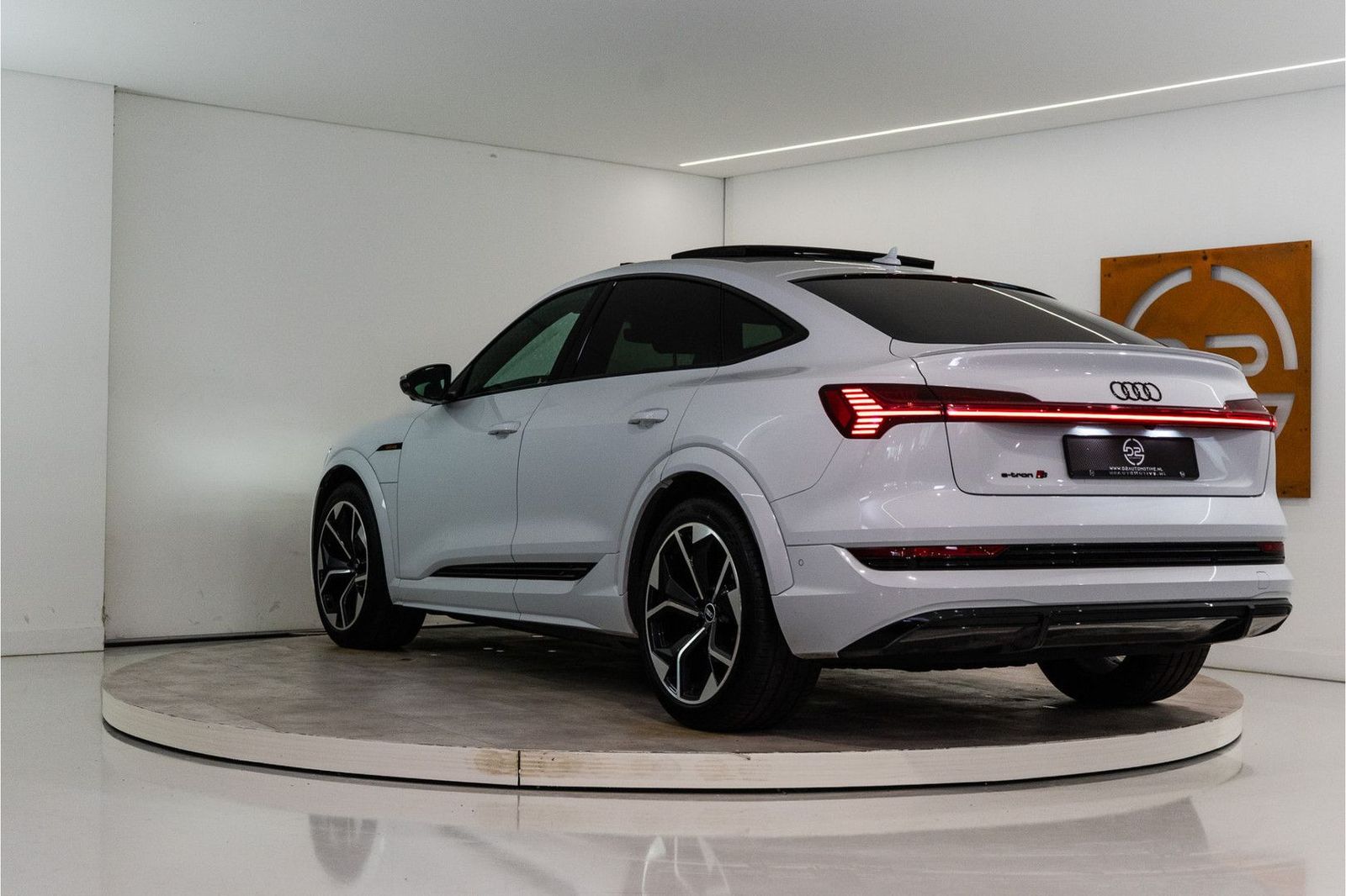Audi e-tron Sportback S Quattro 95 kWh 504PK | Pano | imagem 3