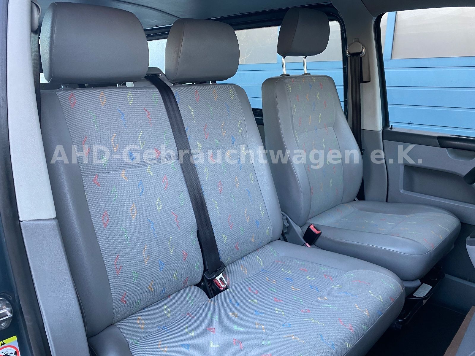 Fahrzeugabbildung Volkswagen T5 Langer Radstand 1.9 TDI 9-Sitzer Klima AHK