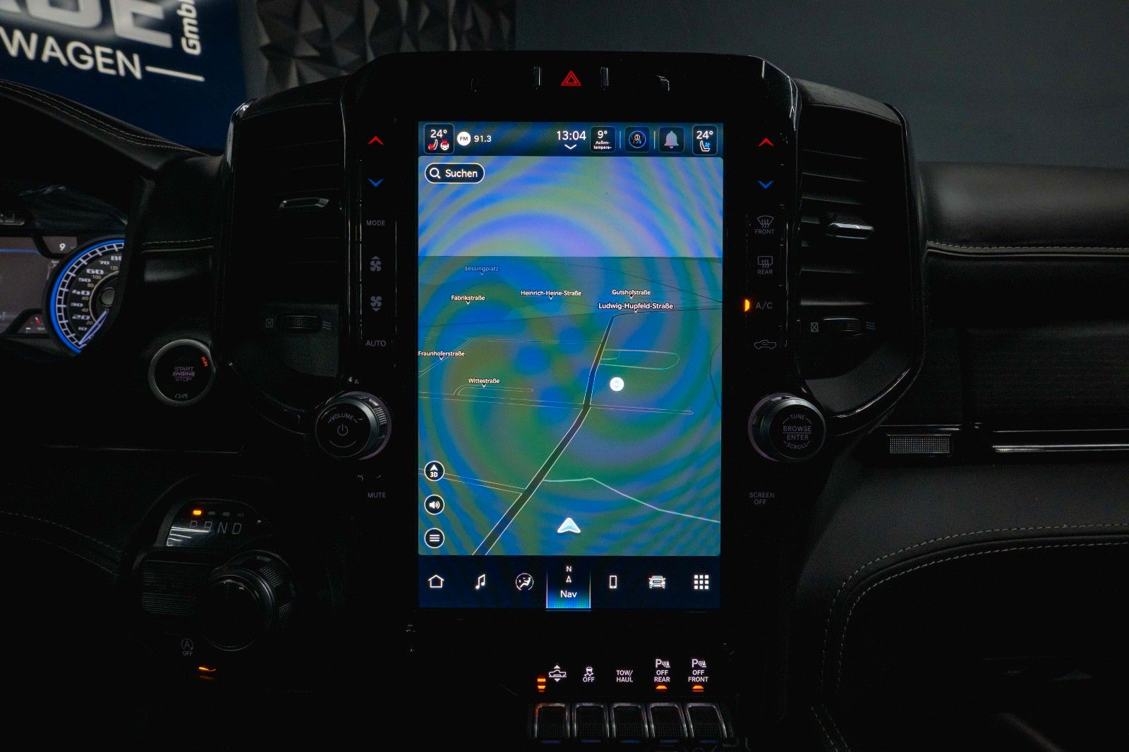 Fahrzeugabbildung Dodge RAM 5.7 V8 HEMI LIMITED Offroad Night-Paket *LED