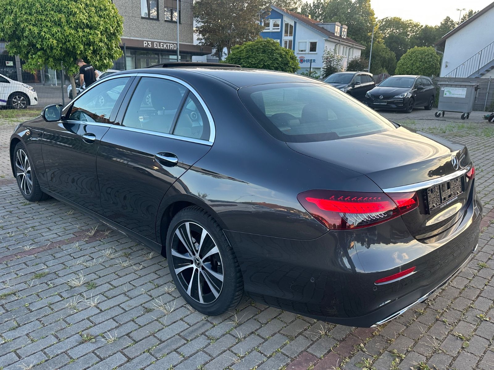 Mercedes-Benz E 300 de 4M AMG/Pano/Burmester/Luft//30950Netto imagem 2