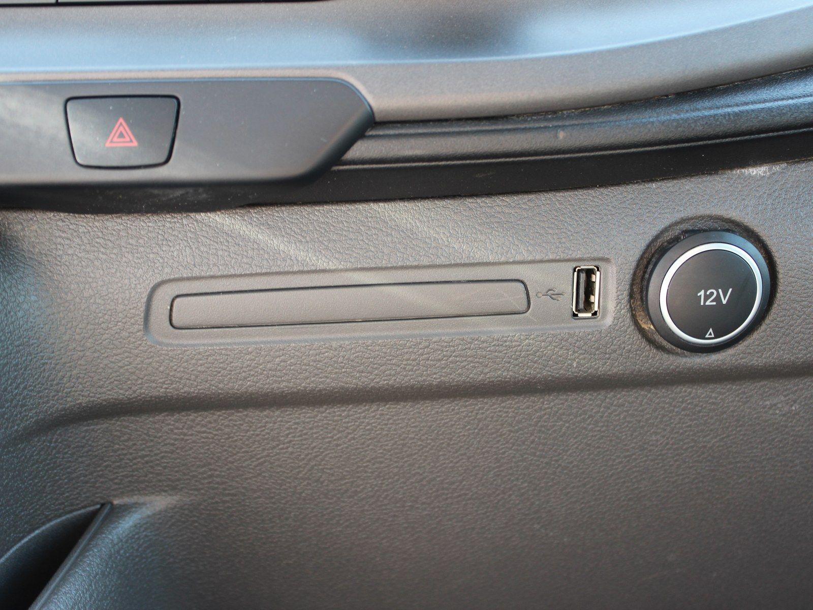 Fahrzeugabbildung Ford Transit 350 L2 Einzelkabine Trend 2,0 TDCi DPF
