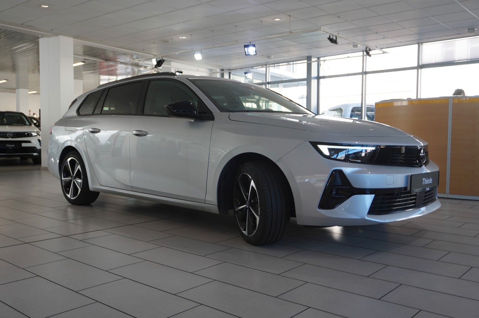 Fahrzeugabbildung Opel Astra L ST 1.2T GS SPORT NAVI/LED/360° /SPORT/SH