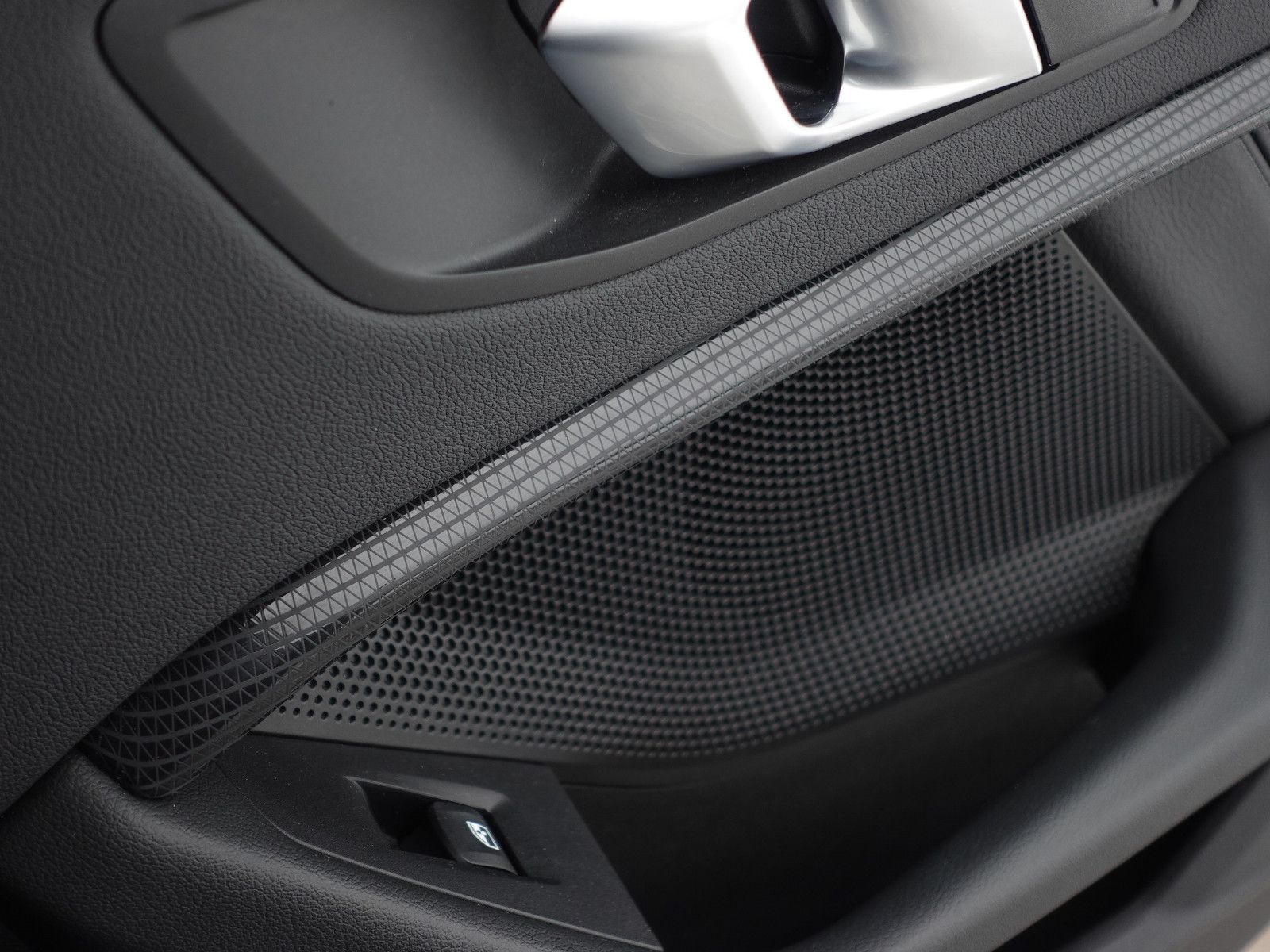 Fahrzeugabbildung BMW 118i Sport Line Navi CarPlay LED-Pkt.