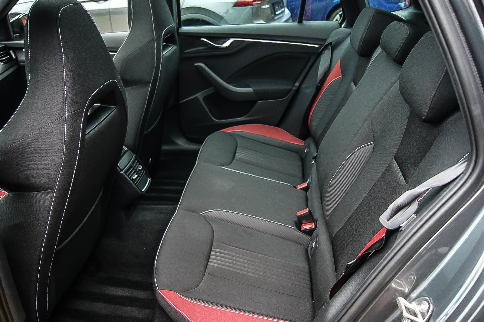 Fahrzeugabbildung SKODA Kamiq 10TSI Monte Carlo PANORAMA LED ANHÄNGERKPG