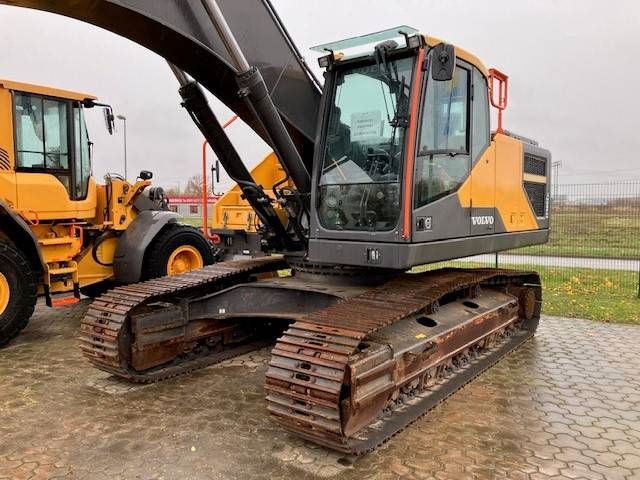 Volvo EC 300 ENL *neues Fahrwerk 10/2023*