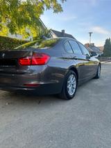 BMW 320i - - BMW 320 aus 2012: 320i