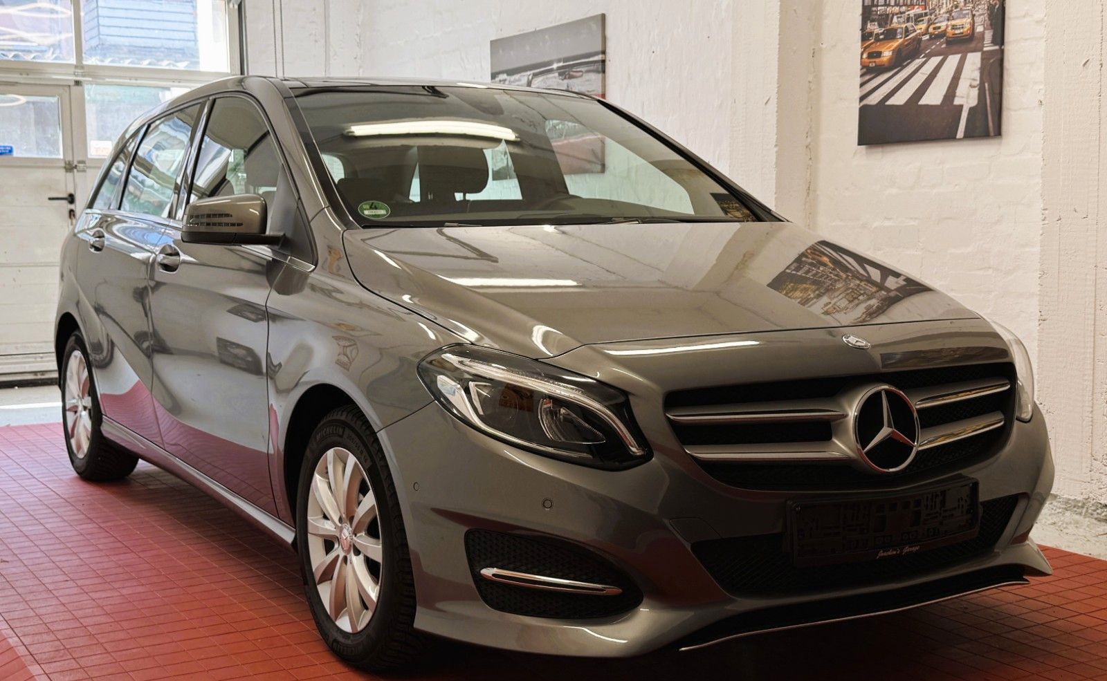 MERCEDES-BENZ B 220d Style Pano/LED/TWA/Navi/Kamera/Sitzh./AHK
