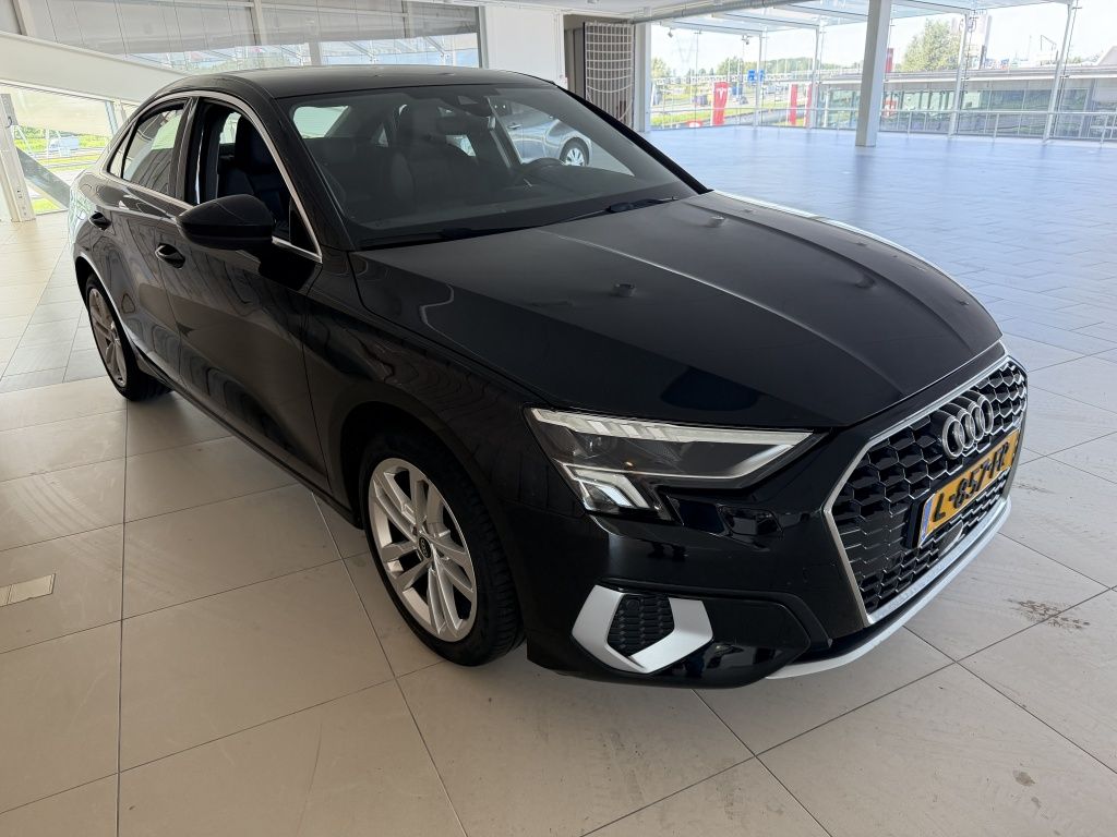 Audi A3 Limousine 30 TFSI Business edition imagem 2