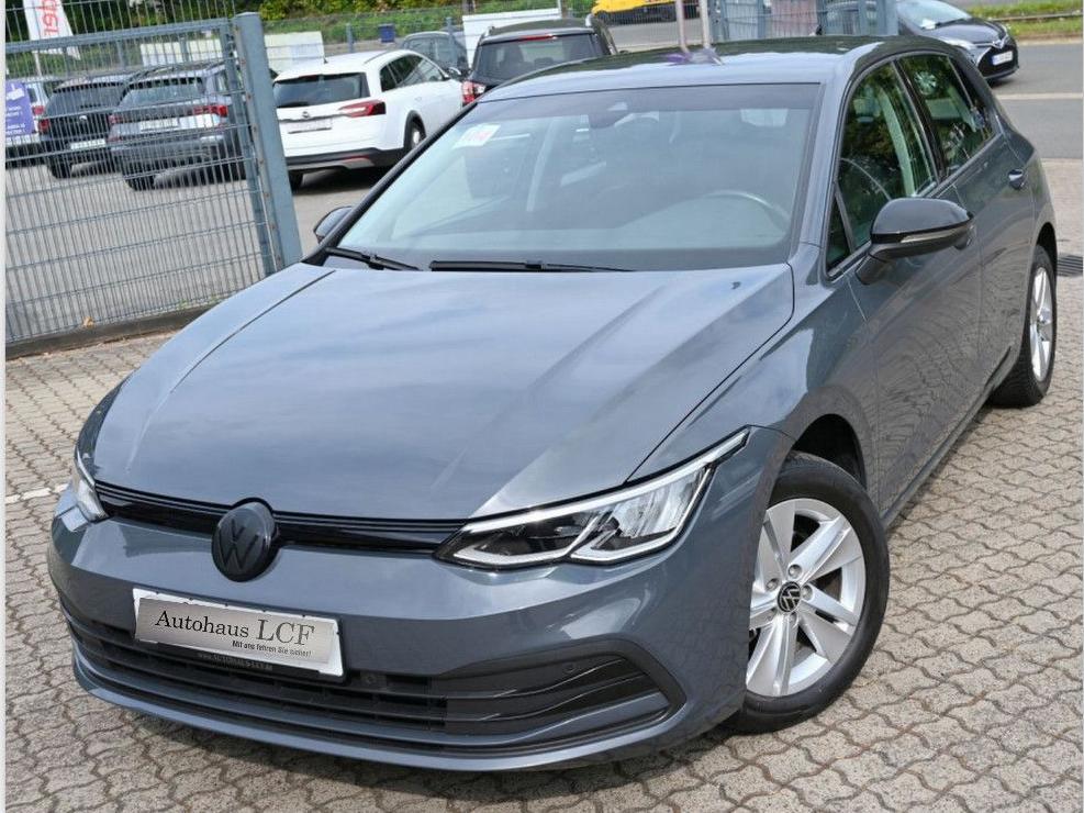 Volkswagen Golf VIII Lim. 1.5 TSI Life PDC LED PDC Sitzhz