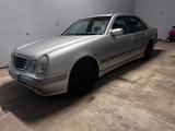 Mercedes-Benz Mercedes Benz E240 W210 TÜV 08/26 - gebrauchte Mercedes-Benz E 240 aus dem Jahr 2000