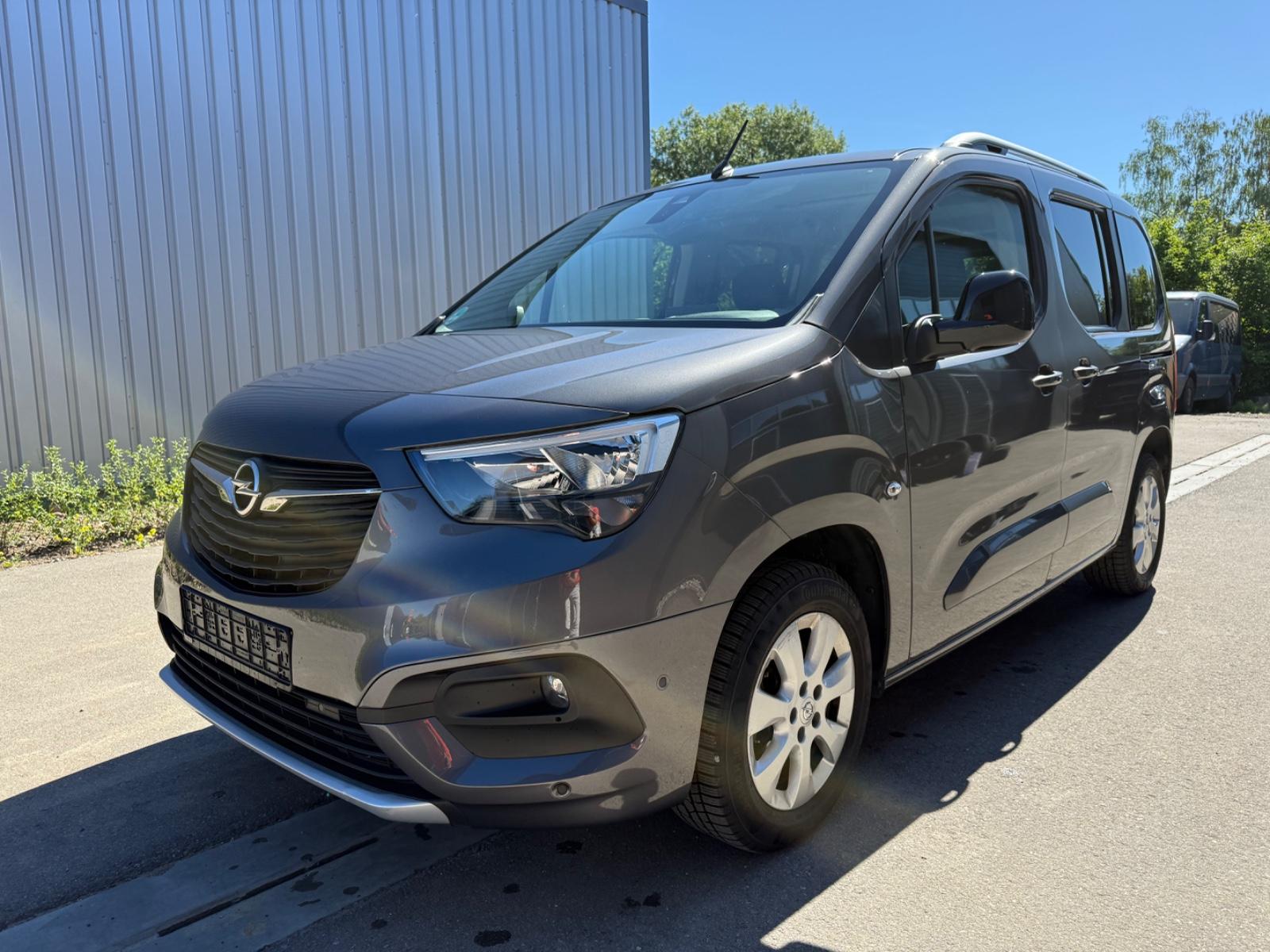 Opel Combo Life E 1.2 Ultimate+Navi+Kamera+Alu+1.Hand