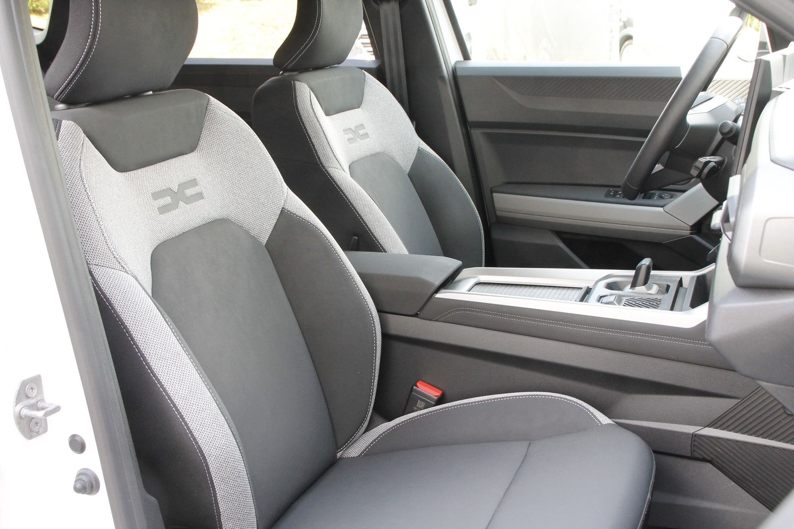 Fahrzeugabbildung Dacia Bigster Journey hybrid 155