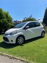 Toyota Aygo (X) 1,0-l-VVT-i Cool & GO Cool & GO - Toyota Aygo (X) in Stuttgart