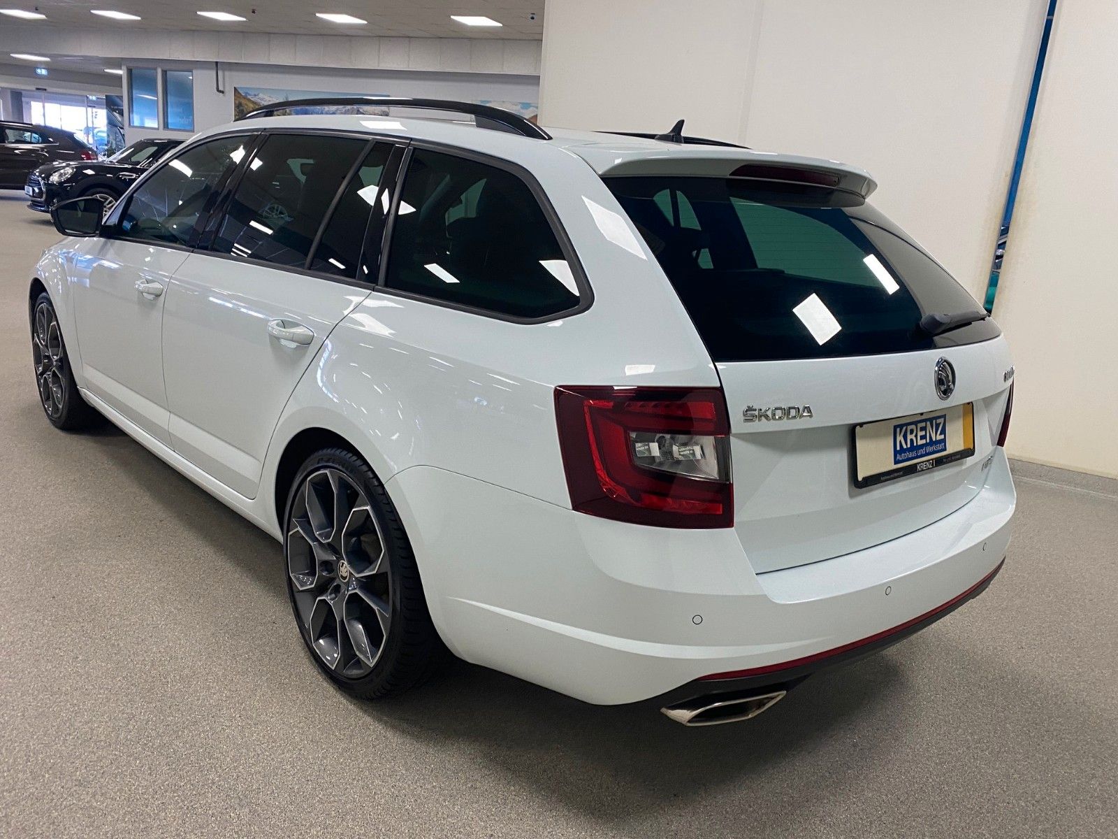 Fahrzeugabbildung SKODA Octavia 2.0 TSI DSG RS Combi+PANORAMA+19"+NAVI++