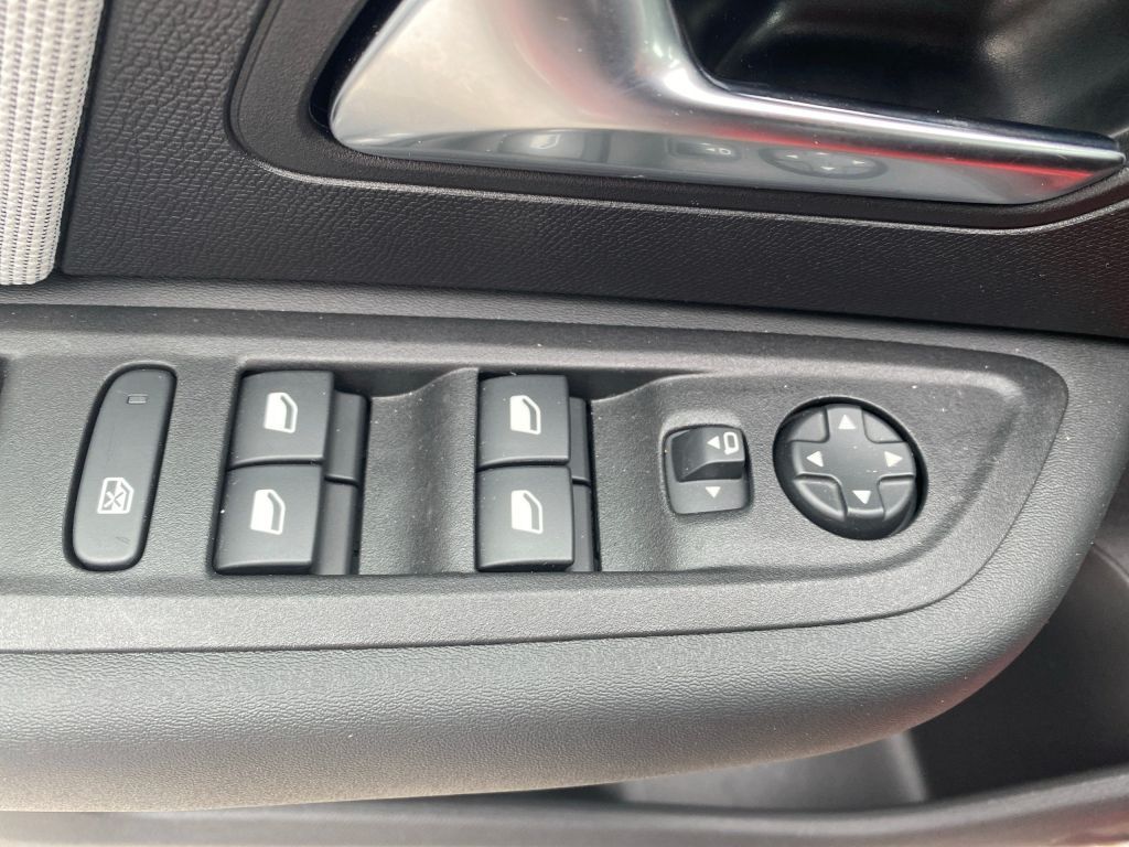 Fahrzeugabbildung Citroën C4 Benzin 130 Automatik MAX *Winter+Techno-Pak*