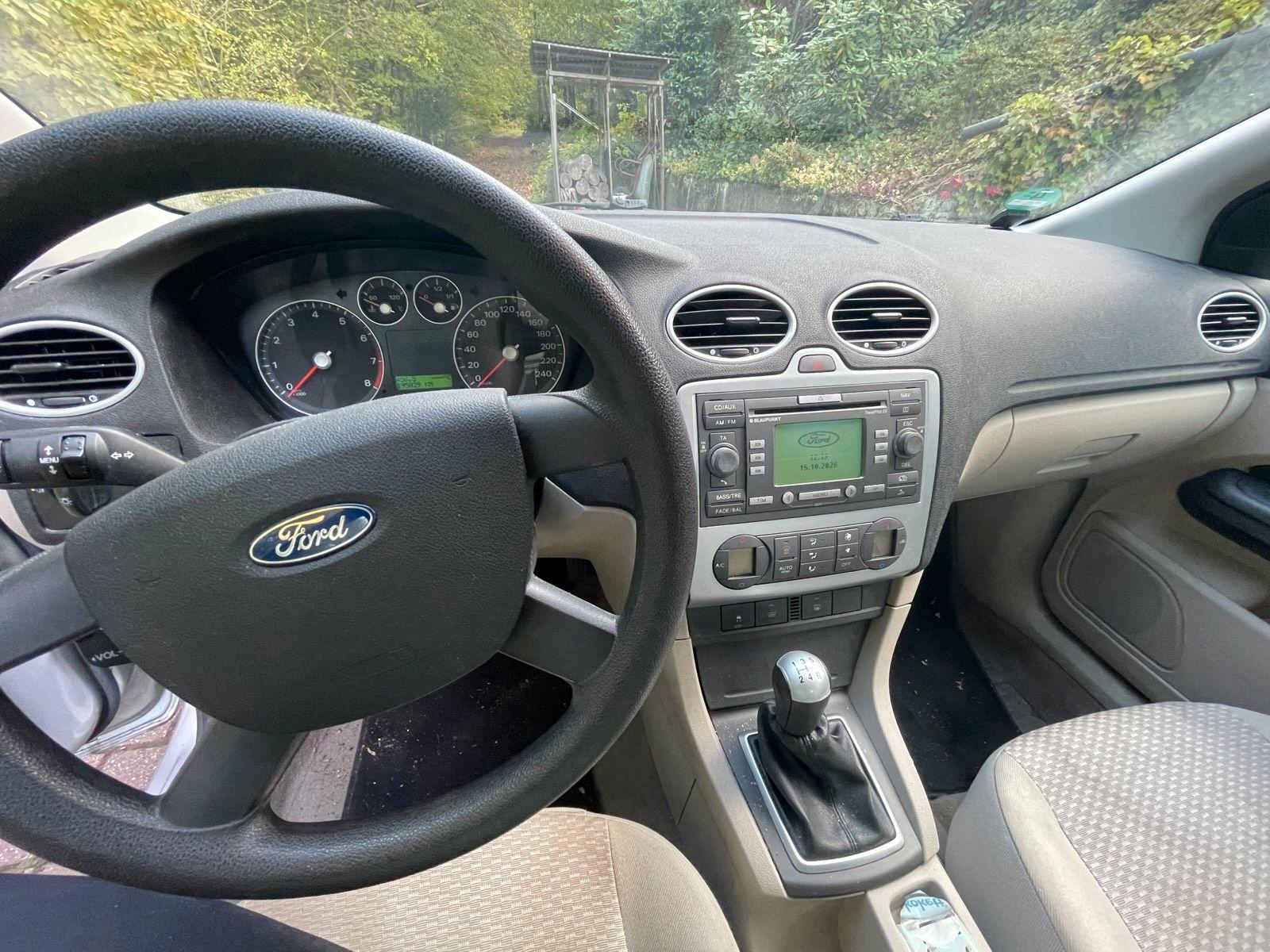 Ford Focus 2005 — photo 8