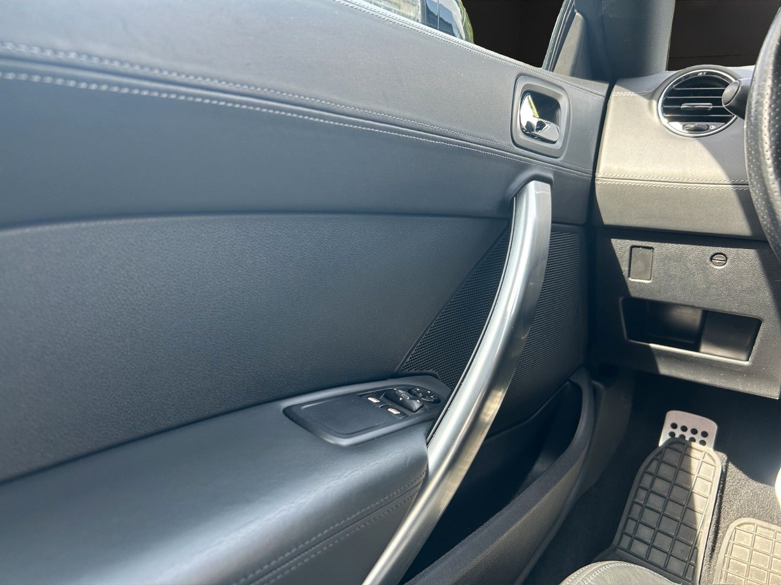 Fahrzeugabbildung Peugeot RCZ 200 Klimaaut/el Ledersitze/Shz/Xenon/