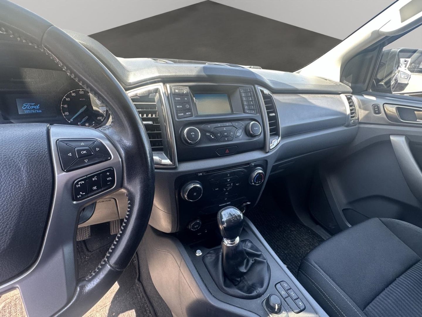 Fahrzeugabbildung Ford Ranger XLT Doppelkabine 4x4 Sperrdiff. Notbremsa