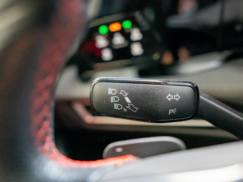 Volkswagen Golf VIII 2.0 TSI DSG GTI LED SPURH. SHZ KLIMA, миниатюра 16