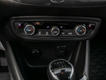 Opel Crossland 1.2 Elegance Verkehrsschilder-Assi.
