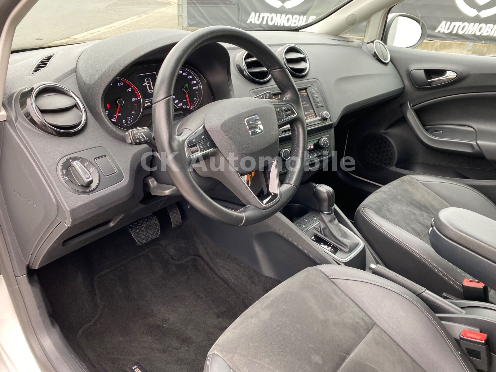 Fahrzeugabbildung SEAT Ibiza ST 1.0 TSI Style DSG/Navi/Bi-Xenon/PDC