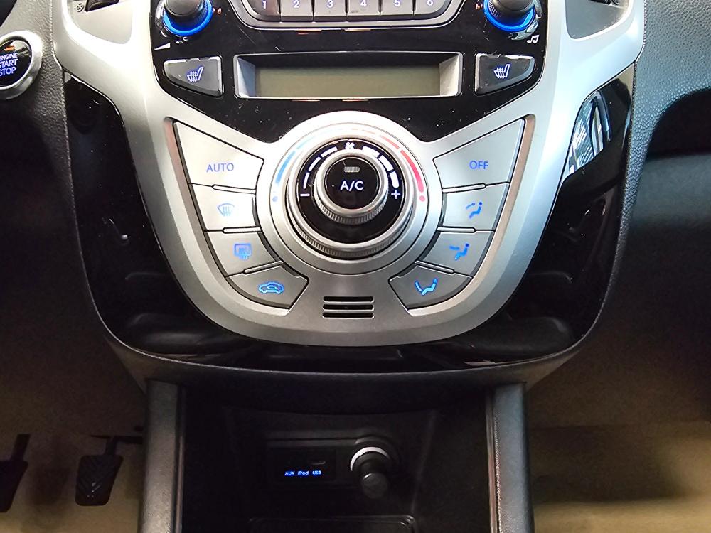Hyundai ix20 2014 — photo 10