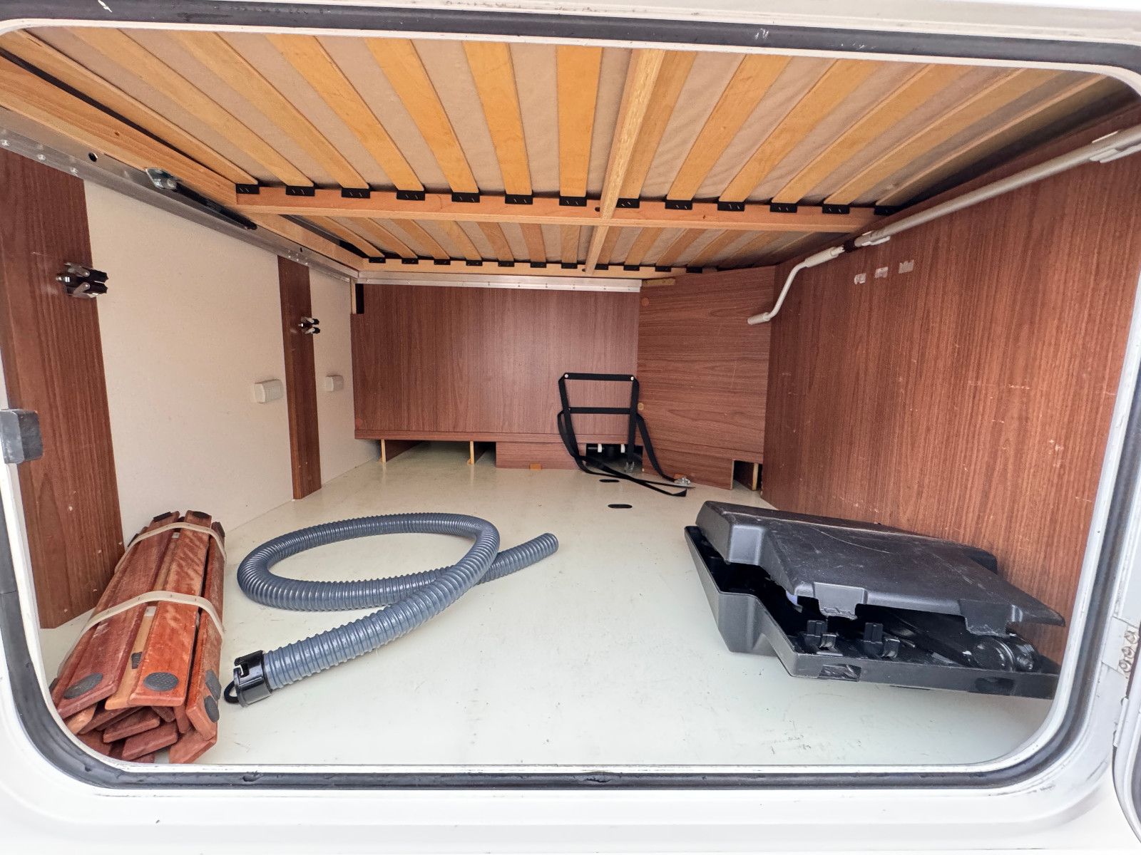 Fahrzeugabbildung Eura Mobil PROFILA RS 670 SB SAT HUBBETT LOUNGE PAKET LEDER