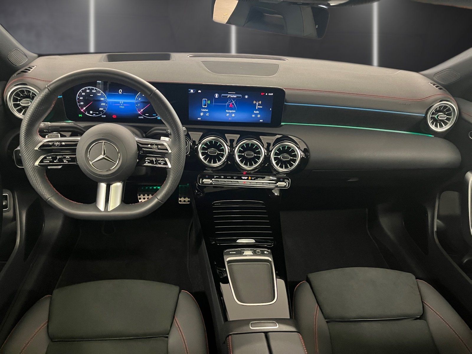Fahrzeugabbildung Mercedes-Benz CLA 200 AMG Plus*HUD*Pano*360°*MultiBeam*Memory*