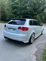 Audi RS3 2.5 TFSI S tronic quattro Sportback - 550 PS - Audi RS3 mit Benzin-Antrieb: Limousine, Automatik
