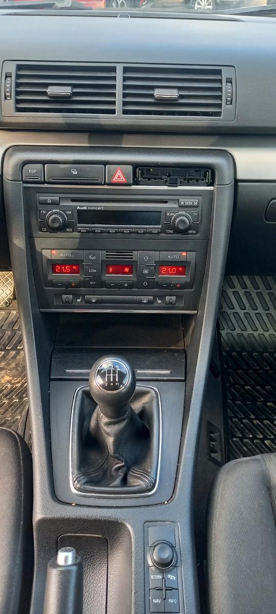 Audi A4 2006 — photo 18