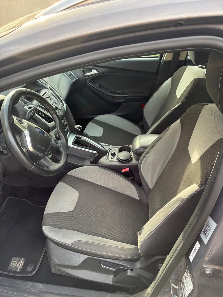 Ford Focus 2012 — photo 5