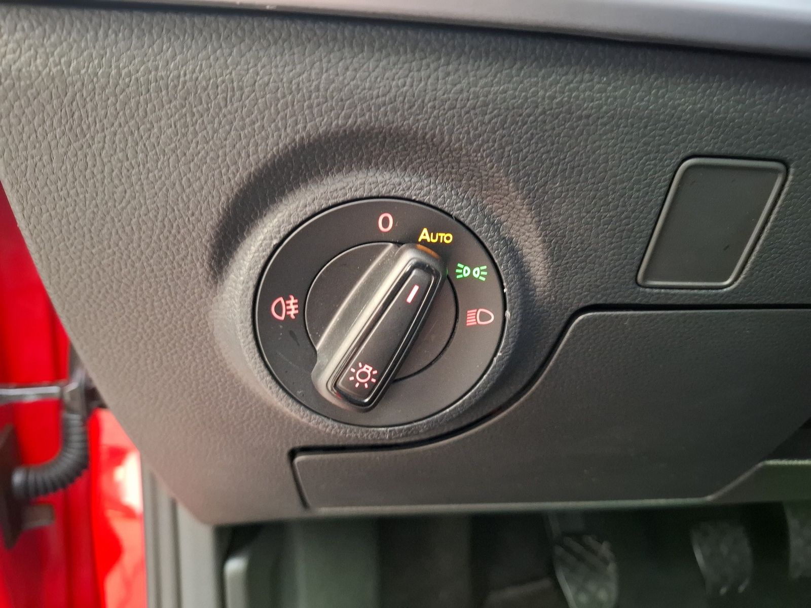 Fahrzeugabbildung SEAT Arona TSI FR-Line LED Navi GRA PDC SH LM