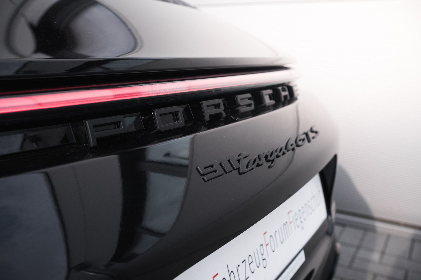 Fahrzeugabbildung Porsche 992/911 Targa 4 GTS-Lift-Inno-Burm.-Nachtsicht