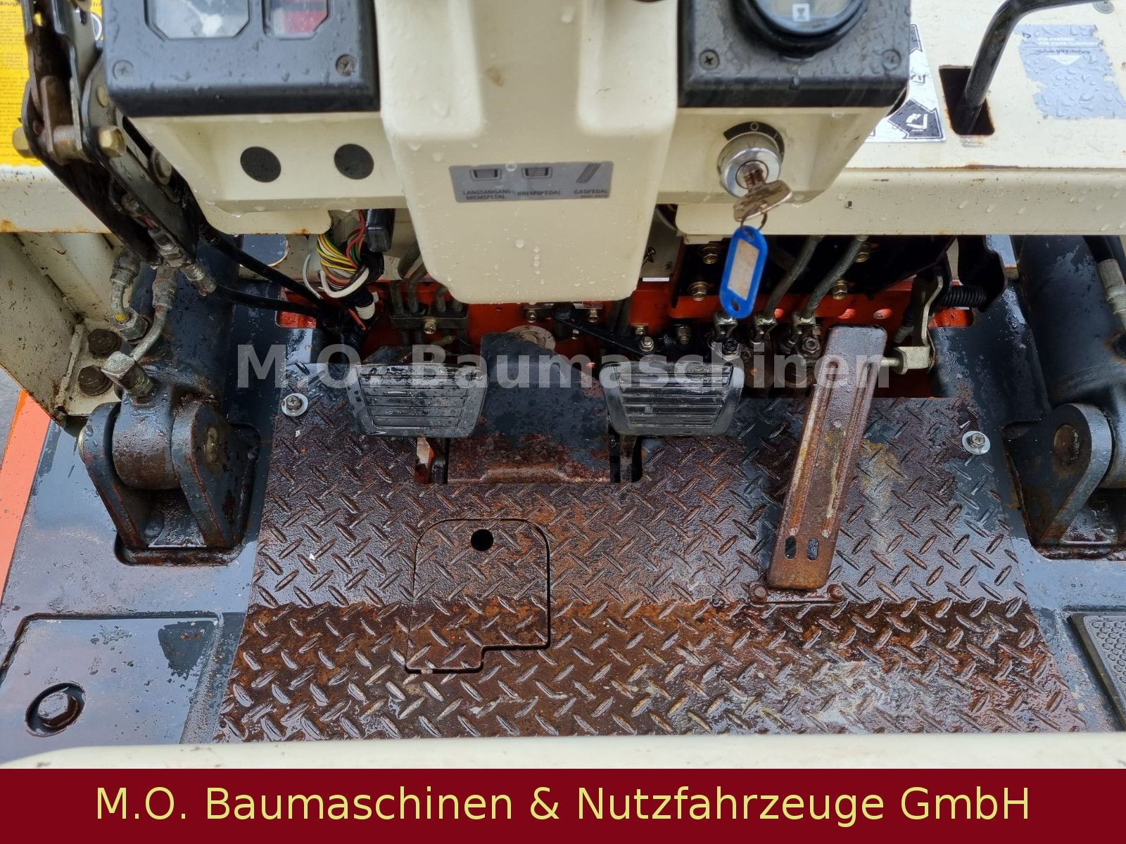 Fahrzeugabbildung Nissan FG 30 / 3t / 3,40 m / Gas / Duplex